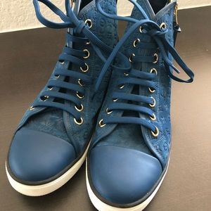 💯 Louis Vuitton Hightop boots size 37